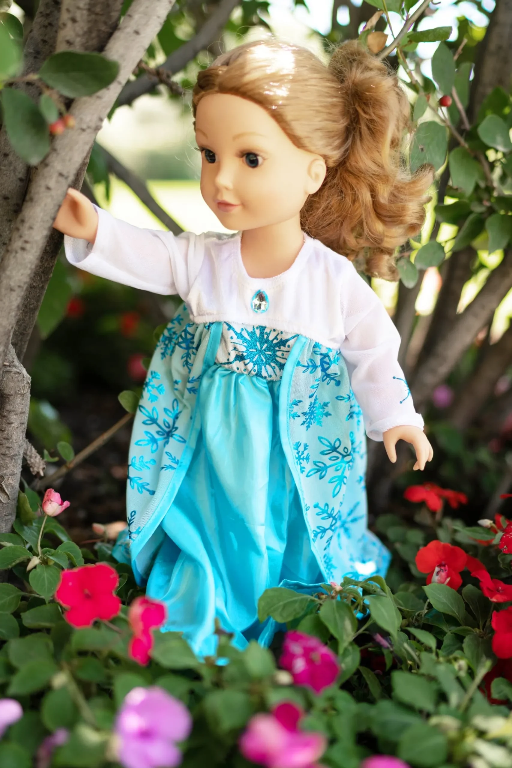 Little Adventures Doll Dress Ice Princess> Doll Dress Ups