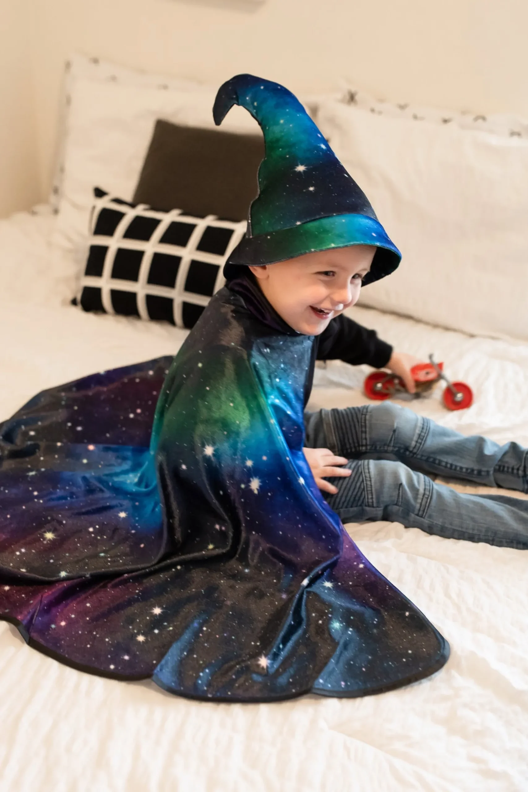 Little Adventures Galaxy Cape> Wizards