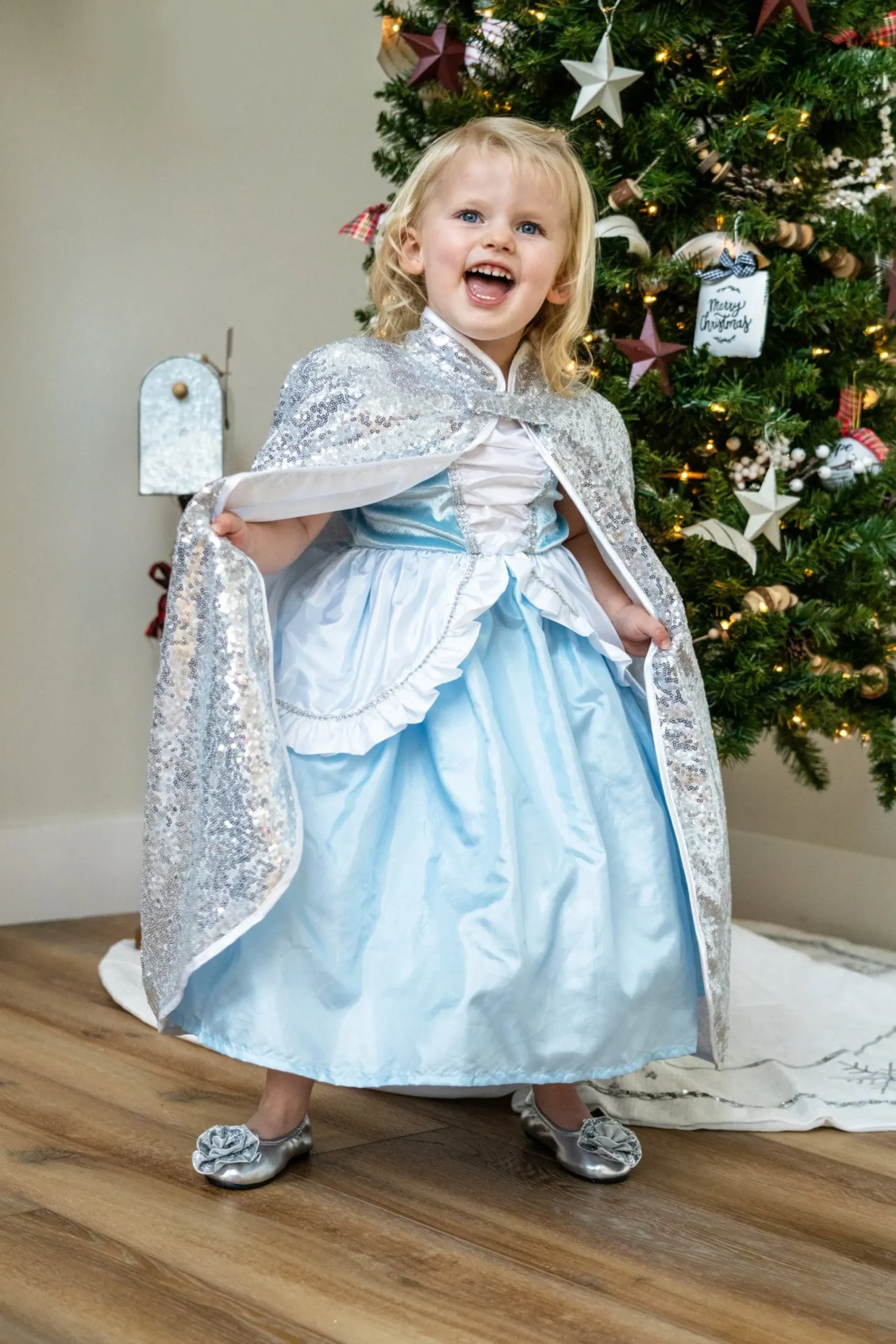 Little Adventures Silver Shimmer Cloak> Cloaks